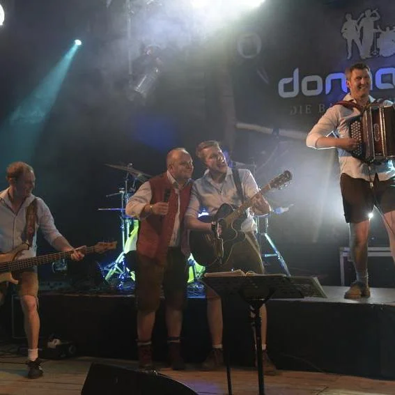 Freitag Band.JPG
